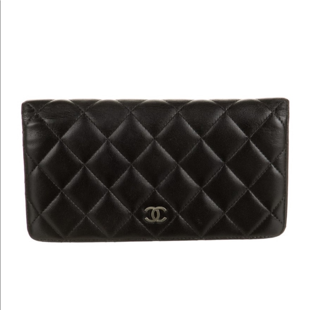 CHANEL quilted bifold wallet